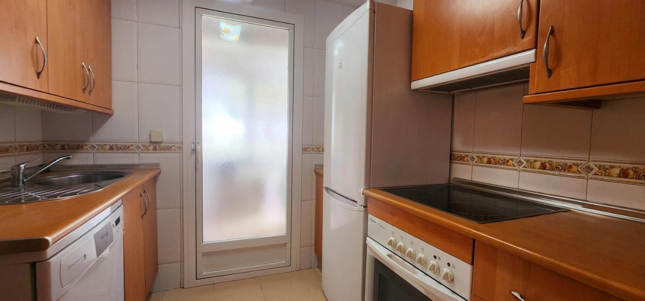 Bajo Con Jardin Deluxe Apartment Benahavis Bagian luar foto